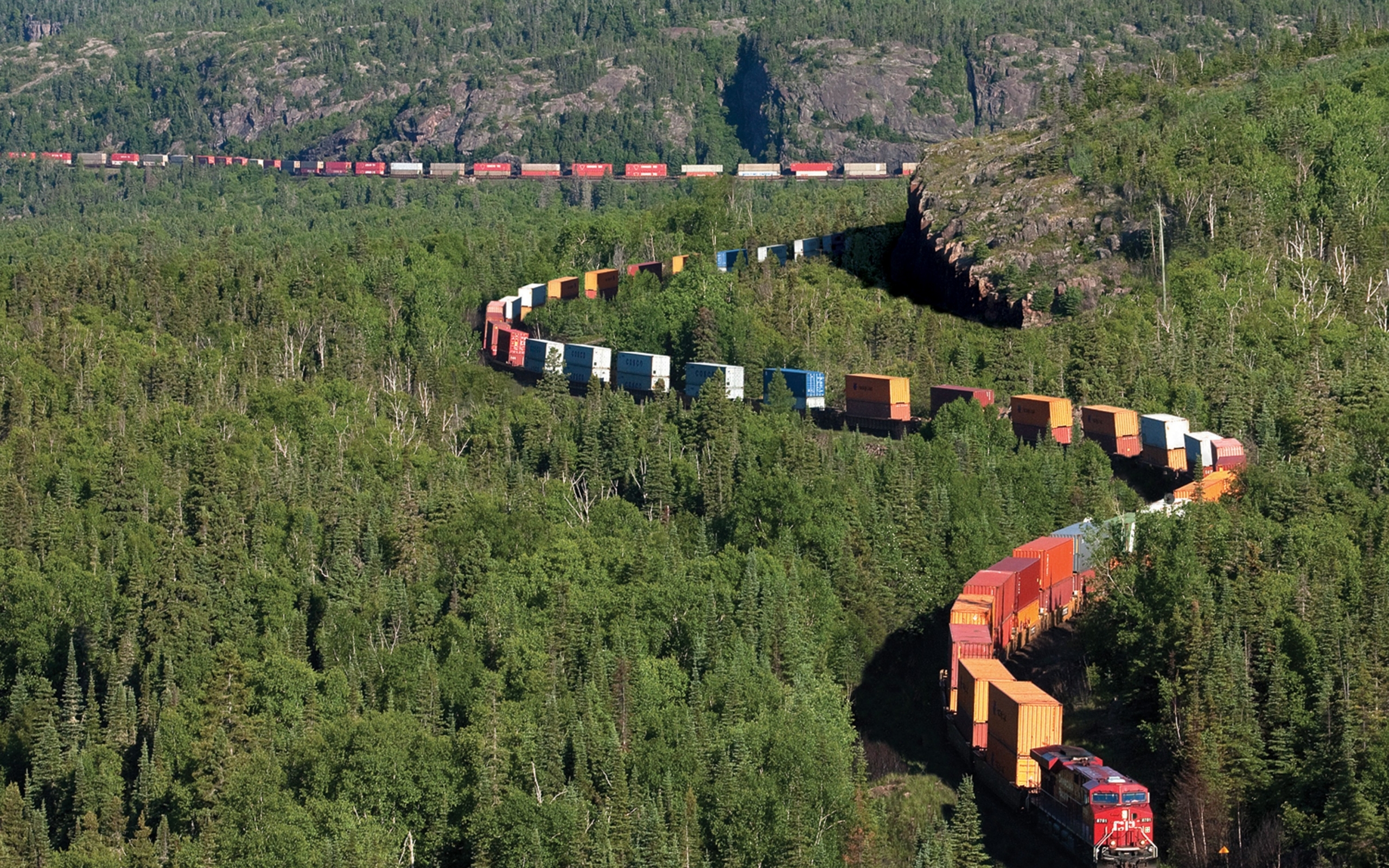 Большой поезд большую дорогу. Канадская Тихоокеанская железная дорога. Железная дорога в лесу. Необычный Железнодорожный транспорт. Самый большой тоннель Транссибирской магистрали.