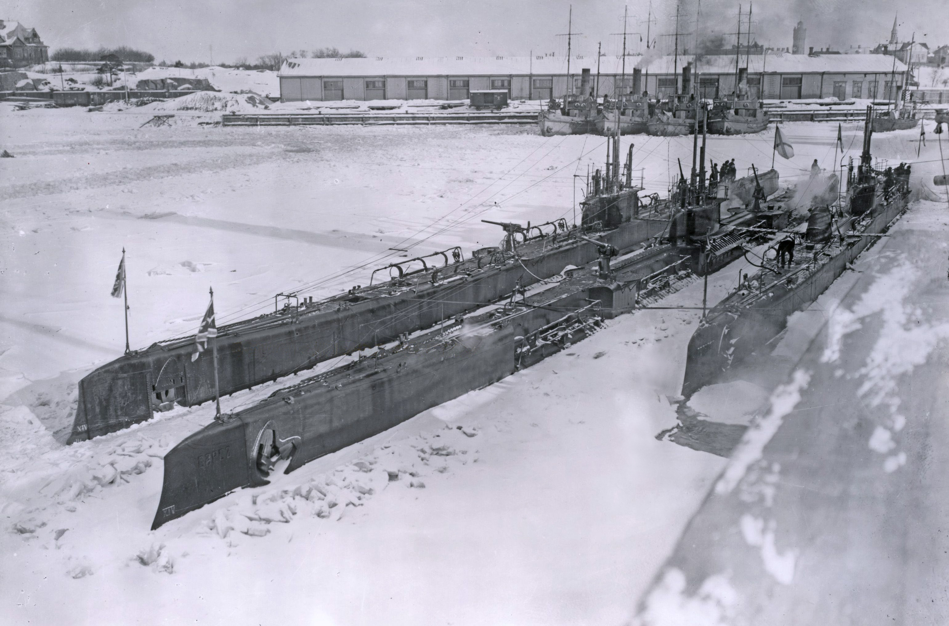 Первую пл. Подводная лодка типа Барс 1916. Подводная лодка волк 1916. Подводная лодка Барс 1915. Подводные лодки Российской империи Барс.