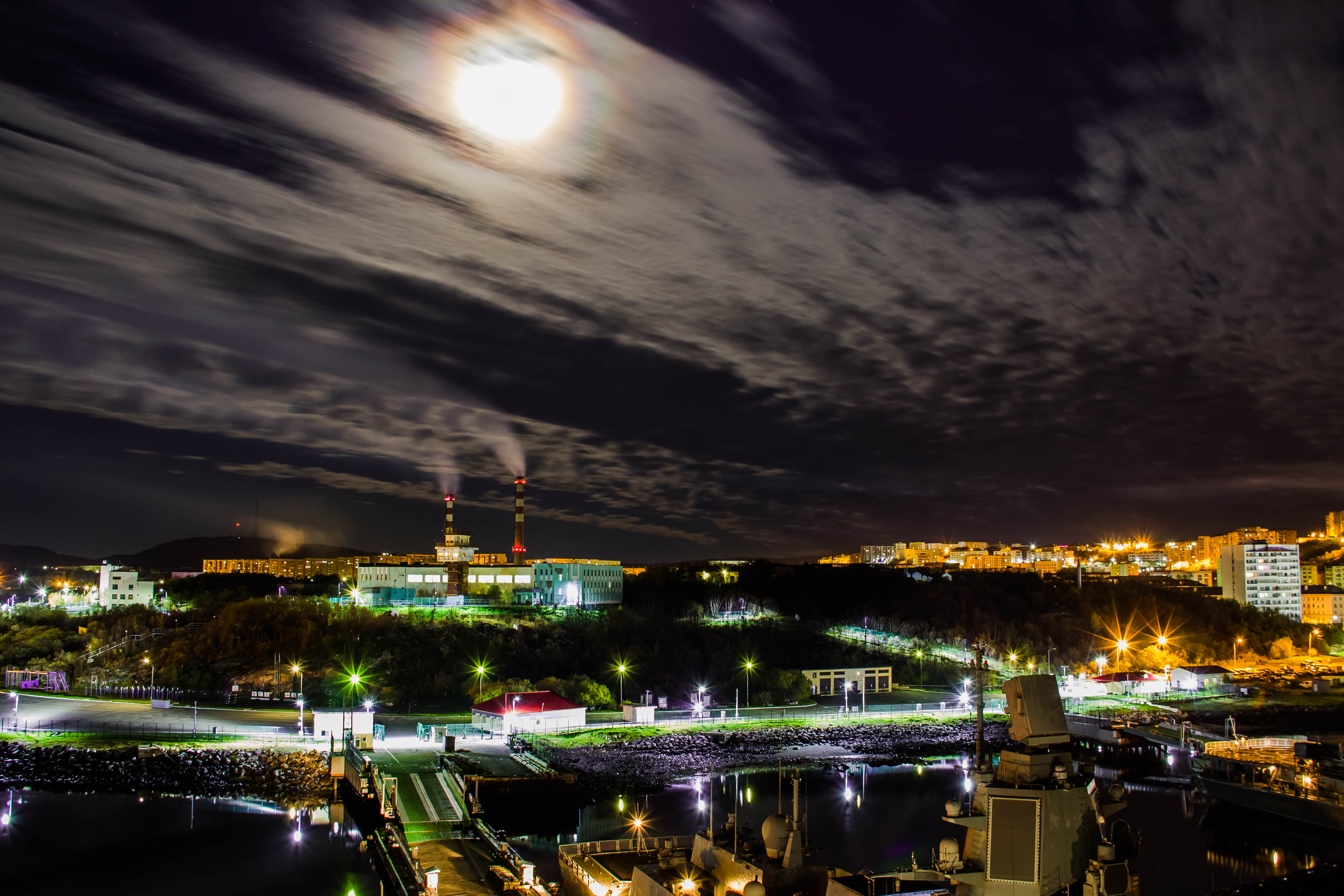 Какая погода в североморске. Североморск Мурманская область. Североморск лето. Ночной Североморск. Североморск ночью.